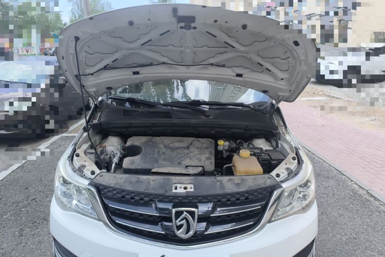 Used Baojun 730 2016 Revised 1.5L Manual Standard Version 7 Seats China V Emission Standard Engine Bay