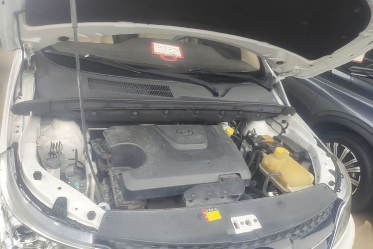Used Baojun 730 2016 1.5L Manual Comfort Version 7 Seats China V Emission Standard Engine Bay