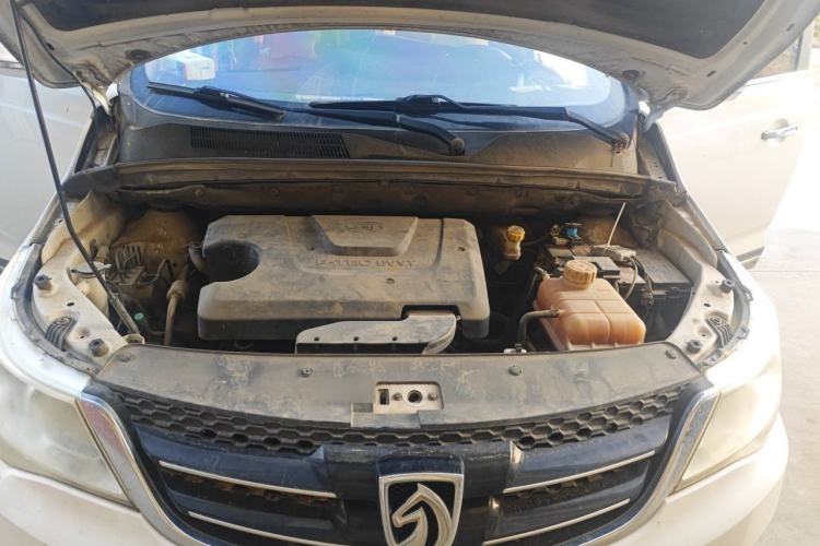 Used Baojun 730 2016 1.5L Manual Comfort Version 7 Seats China V Emission Standard Engine Bay