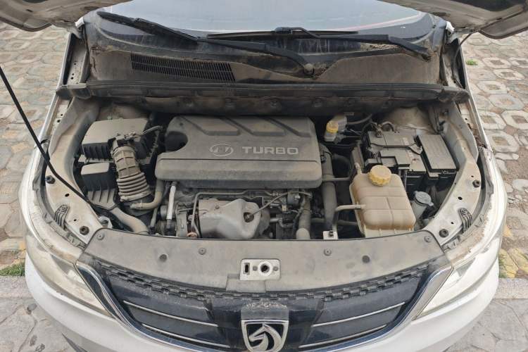 Used Baojun 730 2016 1.5T Manual Luxury Edition 7 Seats Engine Bay
