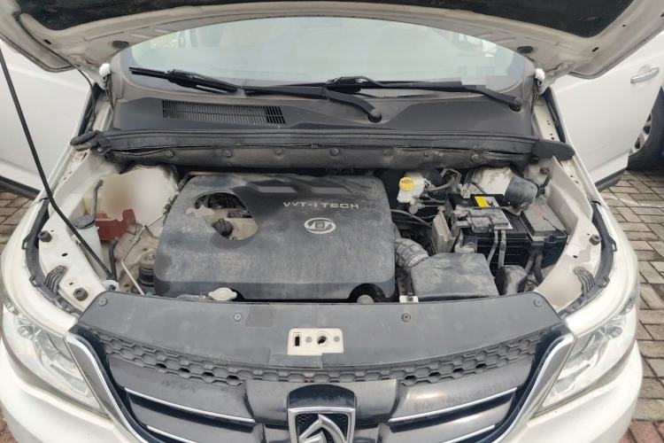 Used Baojun 730 2016 1.8L Manual Luxury Edition 7 Seats Engine Bay