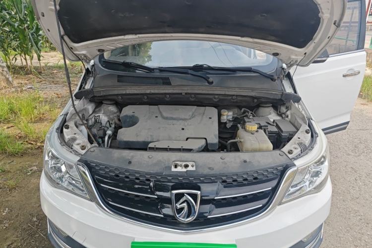 Used Baojun 730 2016 1.5L Manual Comfort Version 7 Seats China V Emission Standard Engine Bay