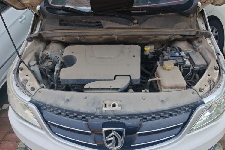 Used Baojun 730 2016 Revised 1.5L Manual Standard Version 7 Seats China V Emission Standard Engine Bay