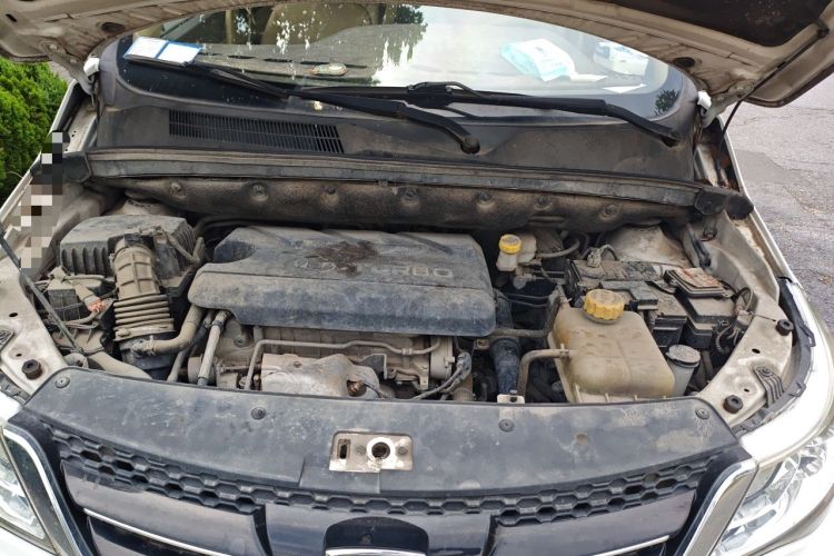 Used Baojun 730 2016 1.5T Manual Comfort Version 7 Seats Engine Bay