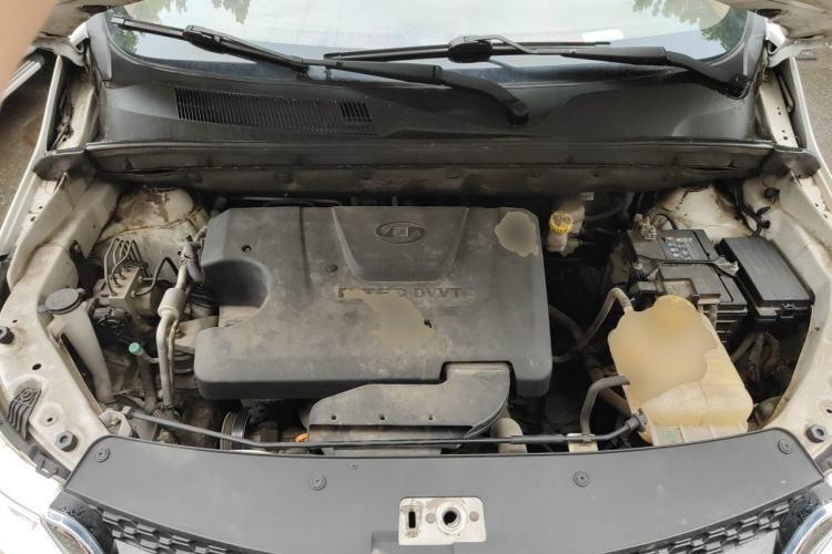 Used Baojun 730 2016 1.5L Manual Comfort Version 7 Seats China V Emission Standard Engine Bay