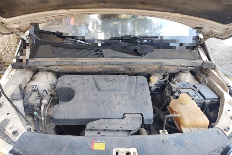 Used Baojun 730 2016 1.5L Manual Comfort Version 7 Seats China V Emission Standard Engine Bay