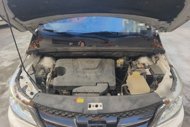 Used Baojun 730 2016 1.5L Manual Comfort Version 7 Seats China V Emission Standard Engine Bay