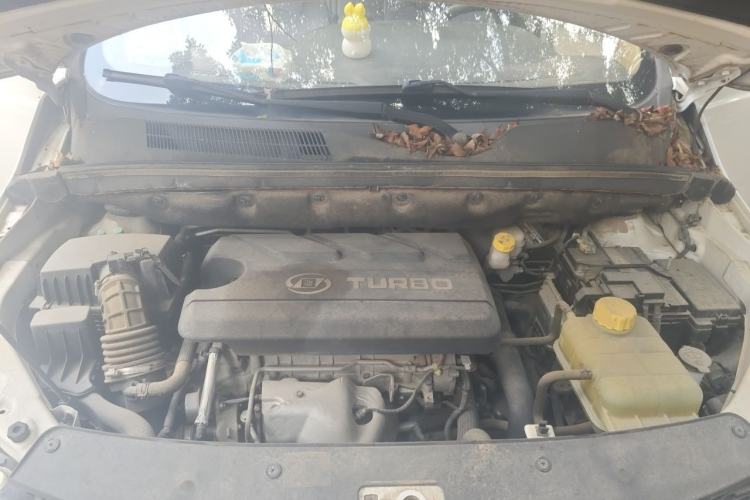 Used Baojun 730 2016 1.5T Manual Comfort Version 7 Seats Engine Bay