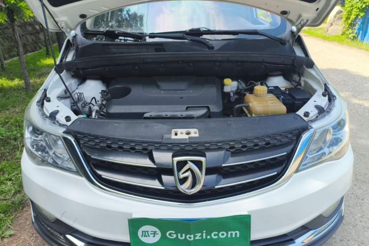 Used Baojun 730 2016 1.5L Manual Luxury Edition 7 Seats Engine Bay
