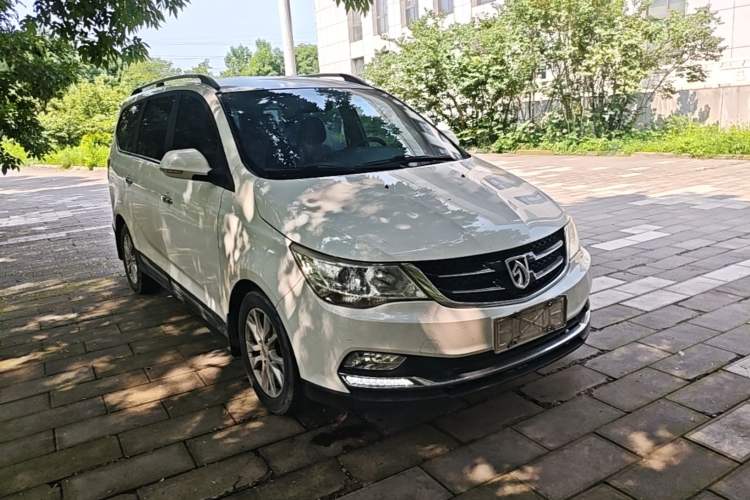Used Baojun 730 2016 1.5T Manual Comfort Version 7 Seats Exterior 1