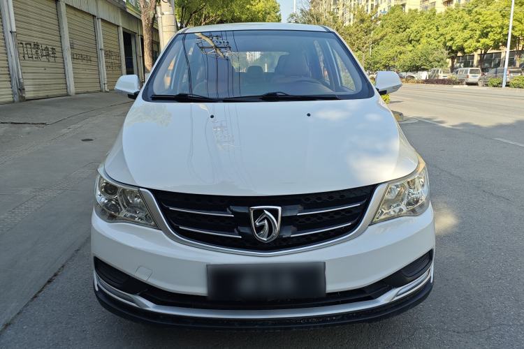Used Baojun 730 2016 Revised 1.5L Manual Standard Version 7 Seats China V Emission Standard Exterior 1
