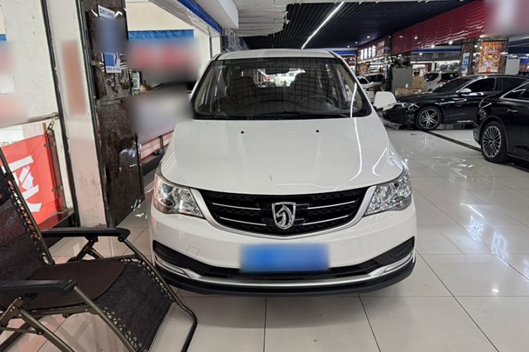 Used Baojun 730 2016 1.5L Manual Value Edition 7 Seats China V Emission Standard Exterior 1