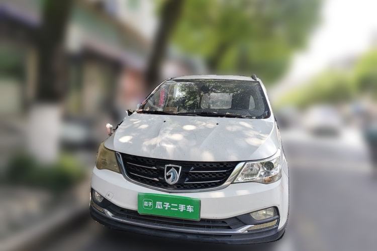 Used Baojun 730 2016 1.5T Manual Comfort Version 7 Seats Exterior 1