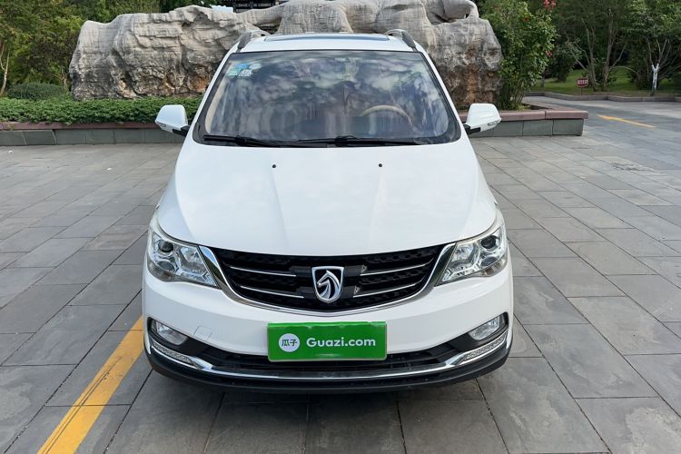 Used Baojun 730 2016 1.5T Manual Luxury Edition 7 Seats Exterior 1