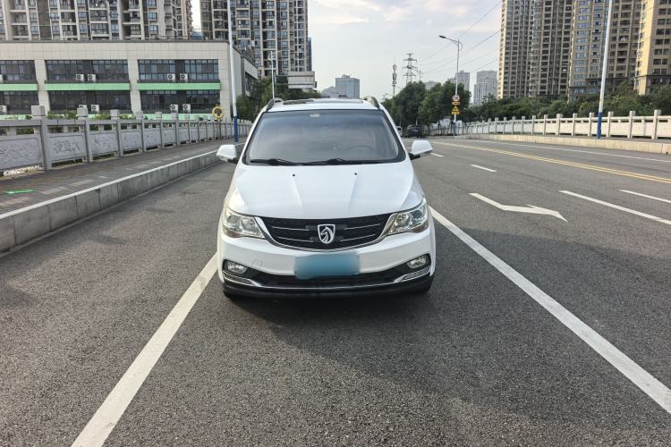Used Baojun 730 2016 1.5T Manual Luxury Edition 7 Seats Exterior 2