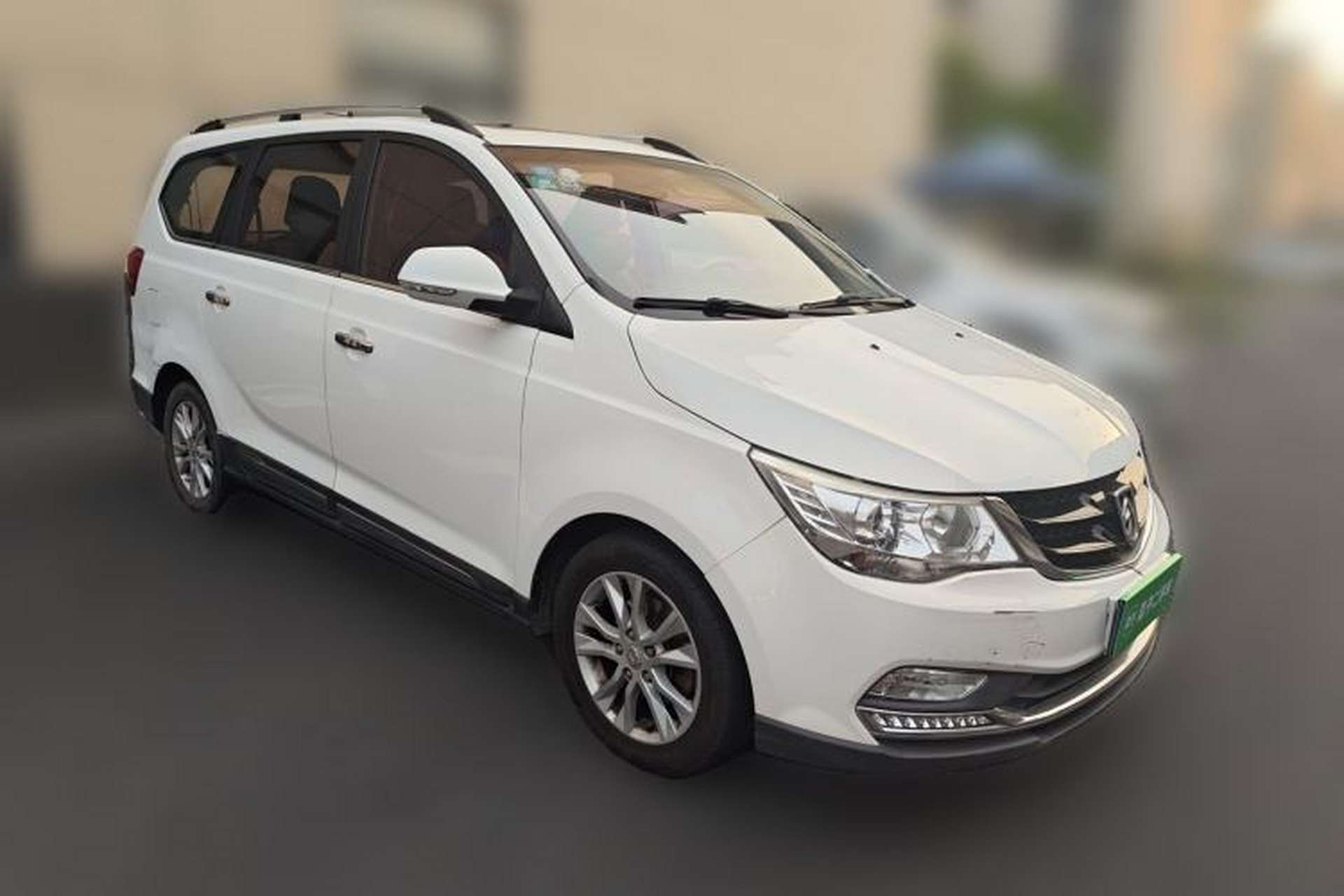 Used Baojun 730 2016 1.5T Manual Luxury Edition 7 Seats Exterior 2