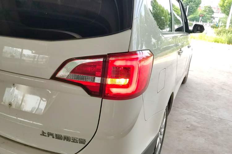 Used Baojun 730 2016 Revised 1.5L Manual Standard Version 7 Seats China V Emission Standard Exterior 3