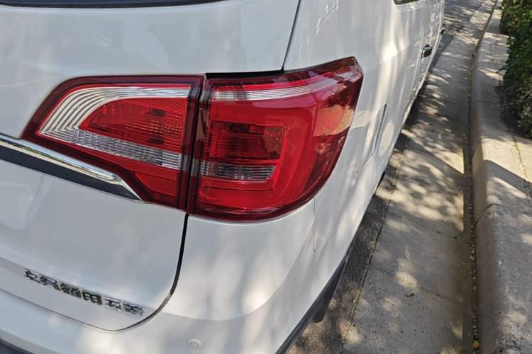 Used Baojun 730 2016 1.5T Manual Luxury Edition 7 Seats Exterior 3