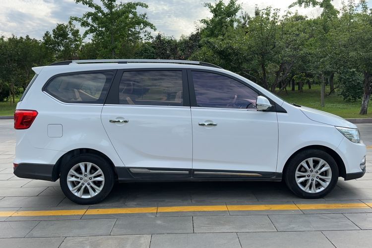 Used Baojun 730 2016 1.5T Manual Luxury Edition 7 Seats Exterior 3