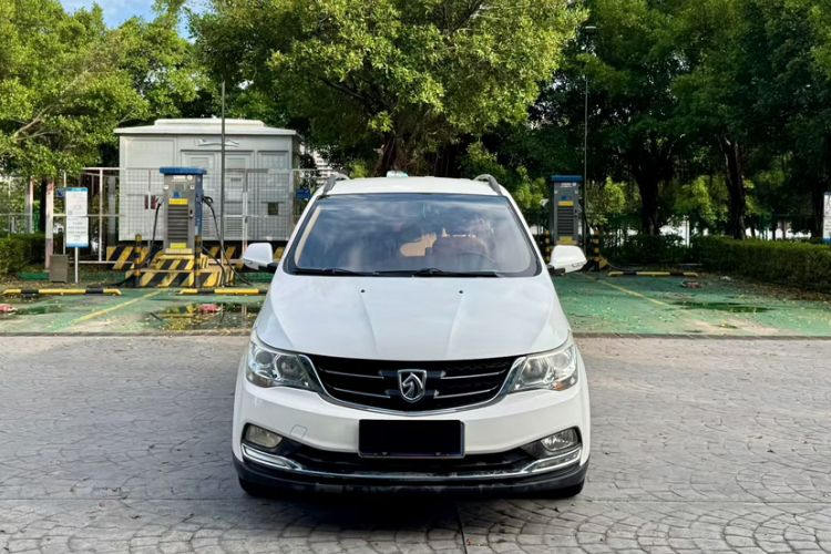 Used Baojun 730 2016 1.5L Manual Comfort Version 7 Seats China V Emission Standard Exterior 4