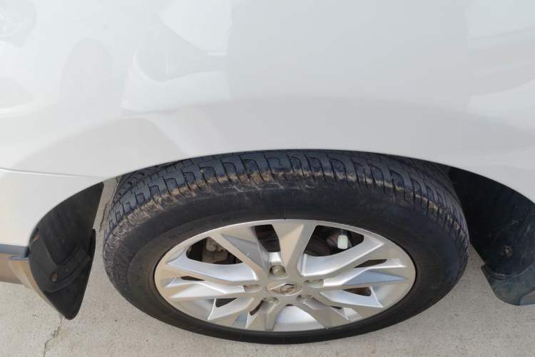 Used Baojun 730 2016 1.5L Manual Comfort Version 7 Seats China V Emission Standard Exterior 5