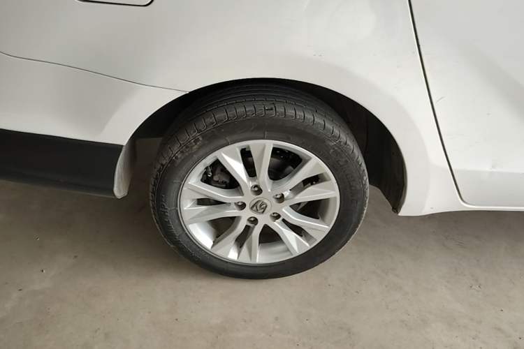 Used Baojun 730 2016 Revised 1.5L Manual Standard Version 7 Seats China V Emission Standard Exterior 5