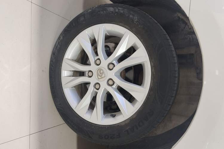 Used Baojun 730 2016 1.5T Manual Comfort Version 7 Seats Exterior 5