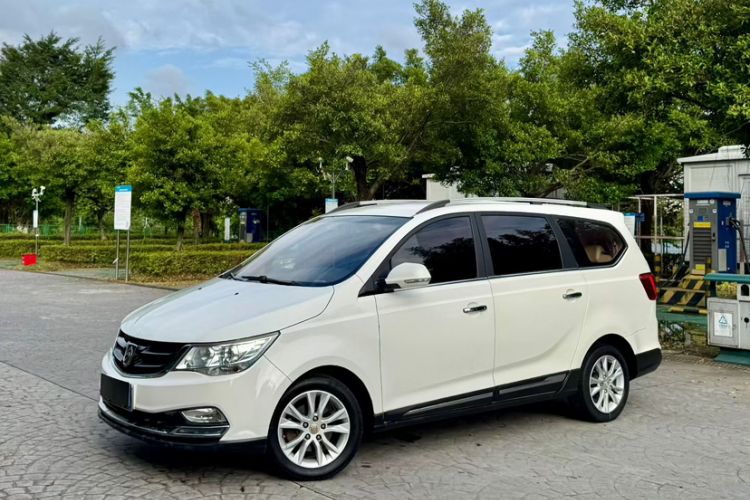 Used Baojun 730 2016 1.5L Manual Comfort Version 7 Seats China V Emission Standard Exterior 5