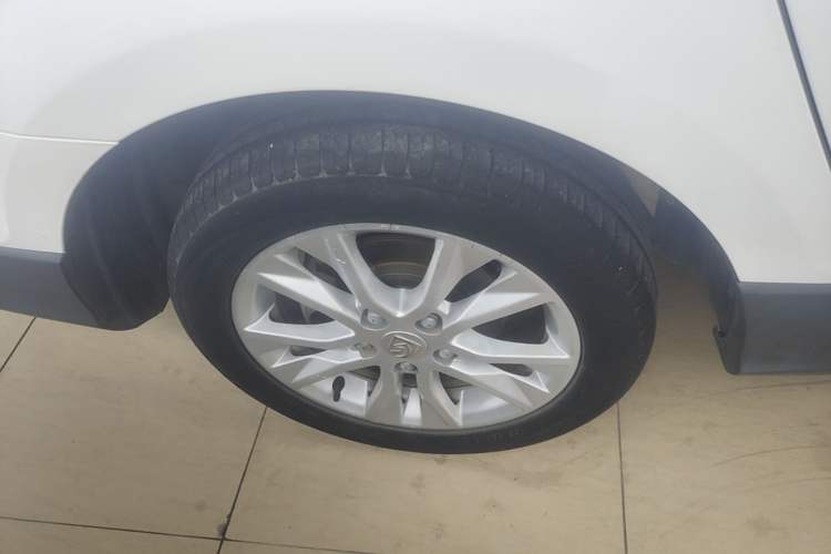 Used Baojun 730 2016 1.5L Manual Comfort Version 7 Seats China V Emission Standard Exterior 5