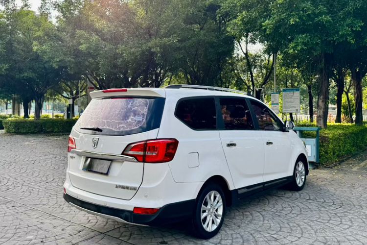 Used Baojun 730 2016 1.5L Manual Comfort Version 7 Seats China V Emission Standard Exterior 6