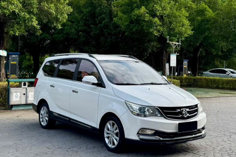 Used Baojun 730 2016 1.5L Manual Comfort Version 7 Seats China V Emission Standard Exterior 7