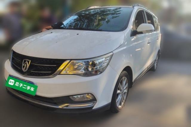 Ojetý Baojun 730 2016 Revised 1.5L Manual Standard Version 7 Seats China V Emission Standard
