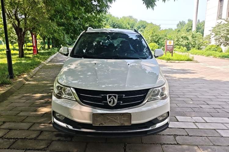 Used Baojun 730 2016 1.5T Manual Comfort Version 7 Seats Front