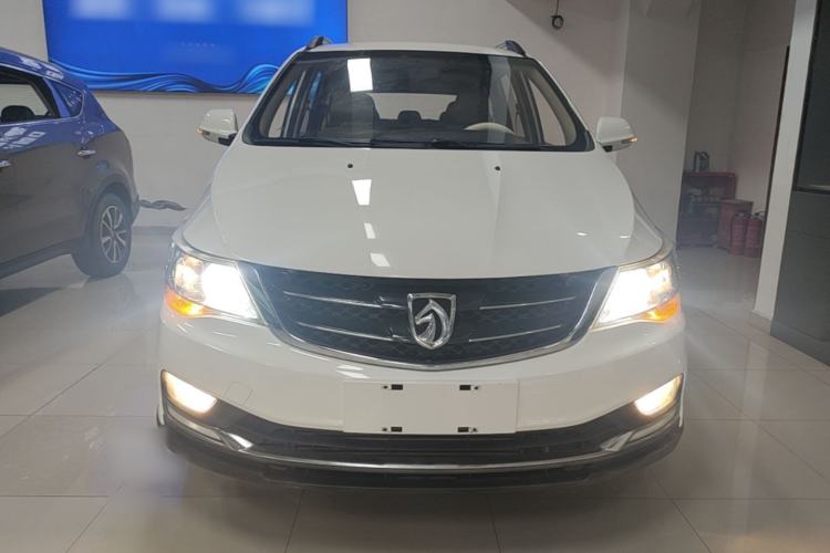 Used Baojun 730 2016 1.5T Manual Comfort Version 7 Seats Front