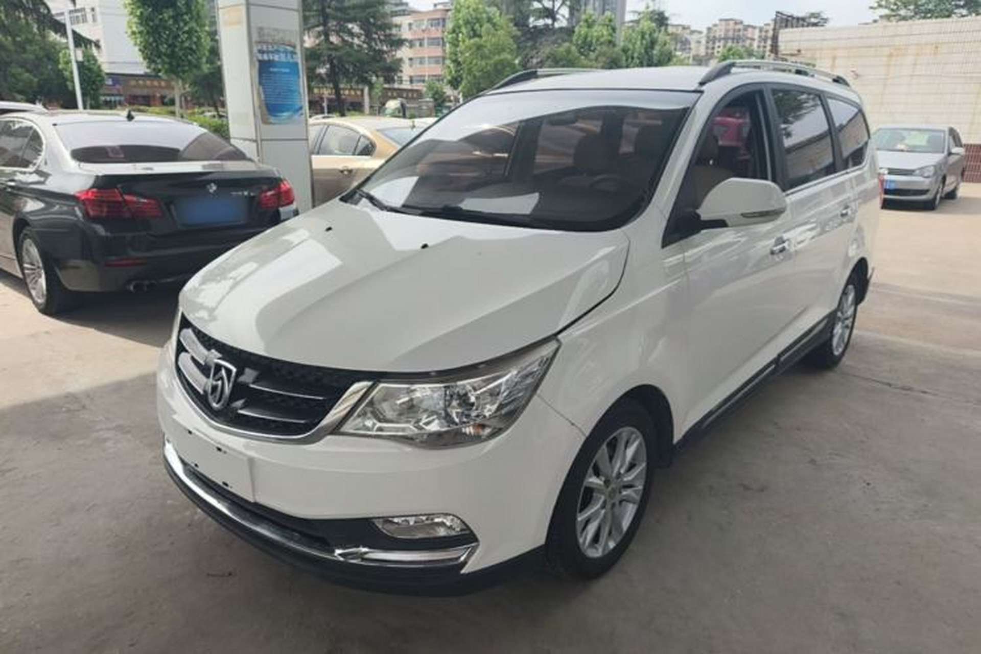 Used Baojun 730 2016 1.5L Manual Comfort Version 7 Seats China V Emission Standard Front Left 45 Deg