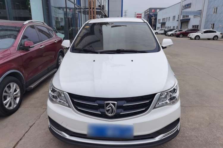 Used Baojun 730 2016 Revised Version 1.5L Manual Standard Model 5 Seats Front