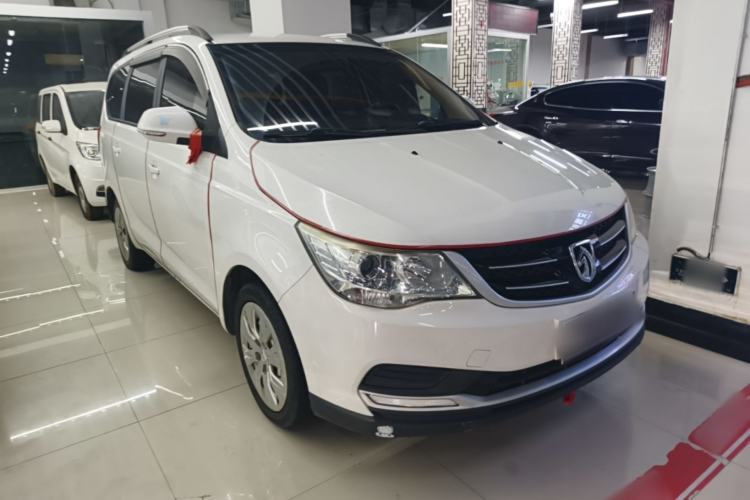 Used Baojun 730 2016 1.5L Manual Value Edition 7 Seats China V Emission Standard Front Right 45 Deg
