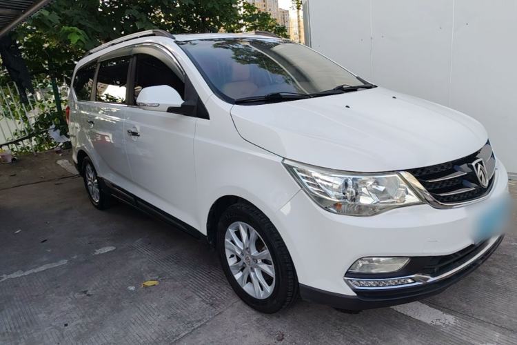 Used Baojun 730 2016 1.5T Manual Luxury Edition 7 Seats Front Right 45 Deg