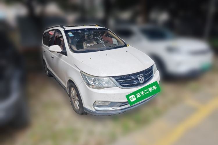 Used Baojun 730 2016 1.8L iAMT Luxury Model 7 Seats Front Right 45 Deg