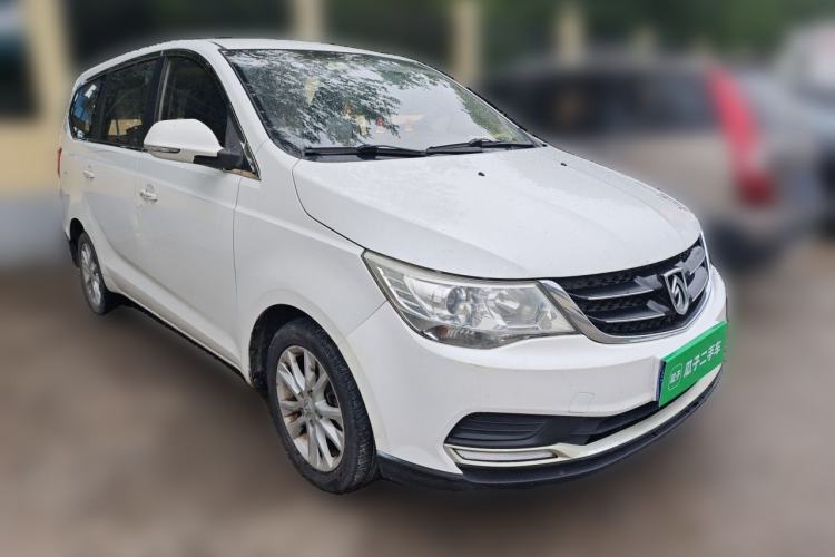 Used Baojun 730 2016 1.5L Manual Standard Version 7 Seats Front Right 45 Deg