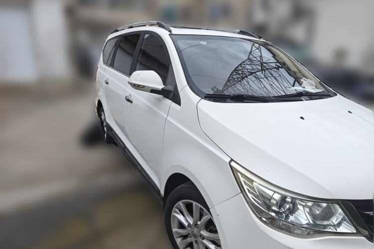Used Baojun 730 2016 1.5L Manual Luxury Edition 7 Seats Front Right 45 Deg