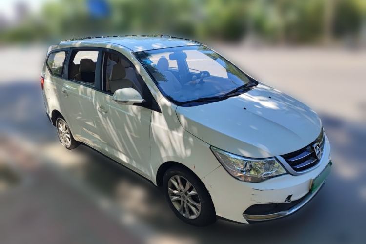 Used Baojun 730 2016 1.5L Manual Standard Version 7 Seats Front Right 45 Deg