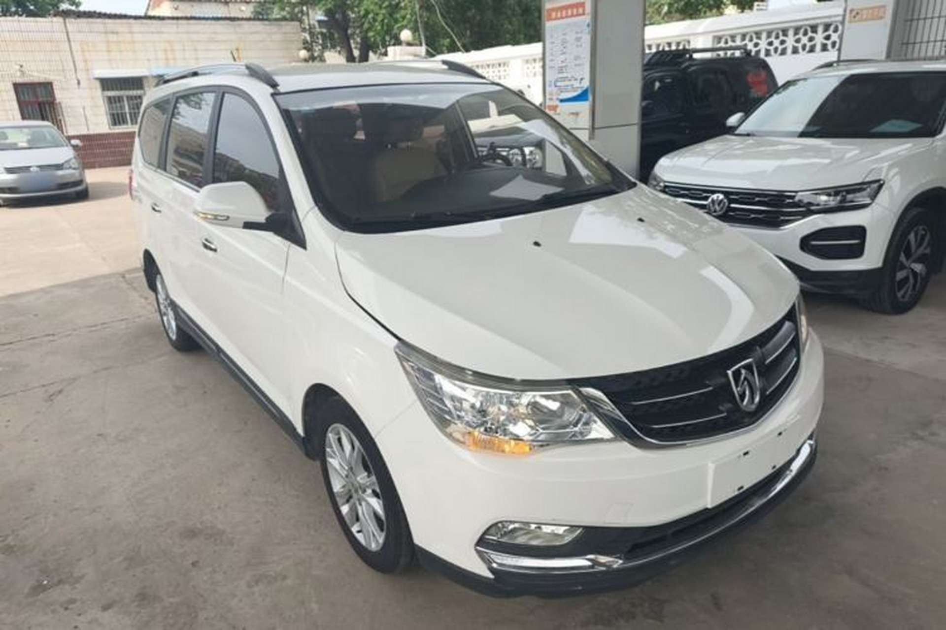 Used Baojun 730 2016 1.5L Manual Comfort Version 7 Seats China V Emission Standard Front Right 45 Deg