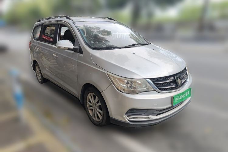 Used Baojun 730 2016 1.5L Manual Standard Version 7 Seats Front Right 45 Deg