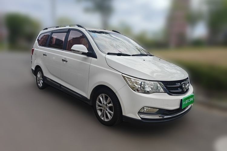 Used Baojun 730 2016 1.8L iAMT Comfort Version 7 Seats Front Right 45 Deg
