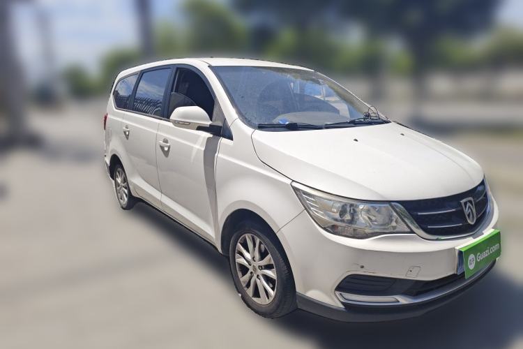 Used Baojun 730 2016 1.5L Manual Standard Version 7 Seats Front Right 45 Deg