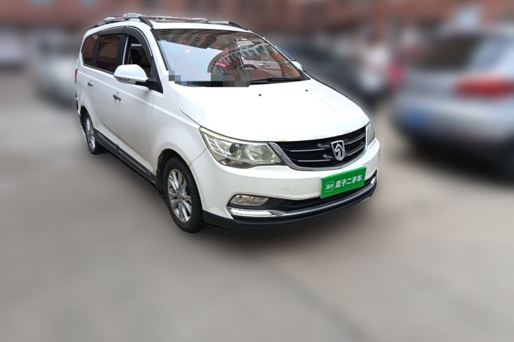 Used Baojun 730 2016 1.8L iAMT Luxury Model 7 Seats Front Right 45 Deg