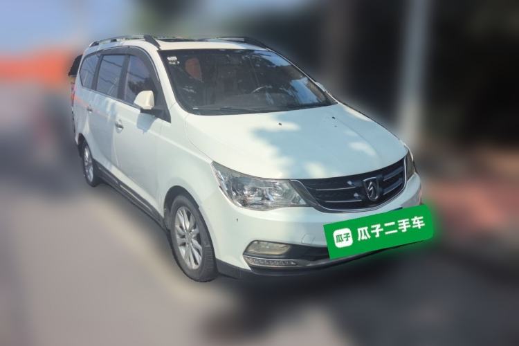Used Baojun 730 2016 1.8L iAMT Luxury Model 7 Seats Front Right 45 Deg