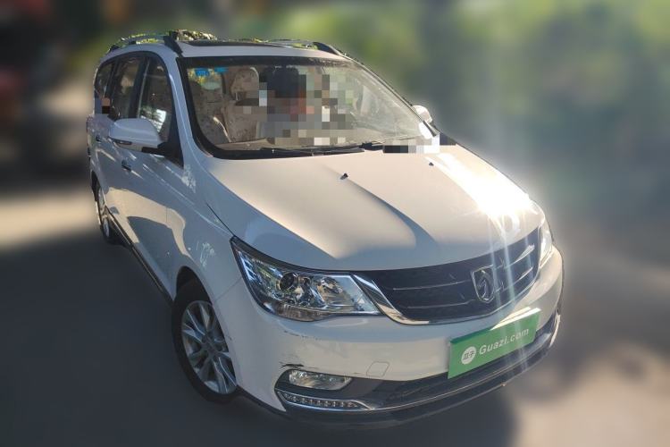 Used Baojun 730 2016 1.5T Manual Luxury Edition 7 Seats Front Right 45 Deg
