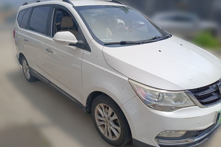 Used Baojun 730 2016 1.5L Manual Comfort Version 7 Seats China V Emission Standard Front Right 45 Deg